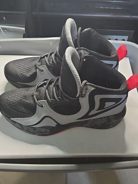 Shaq Basketball Sneakers Size 8